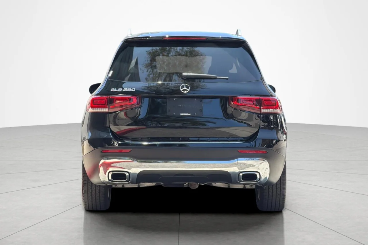Used 2021 BLACK Mercedes-Benz GLB 250 image 4