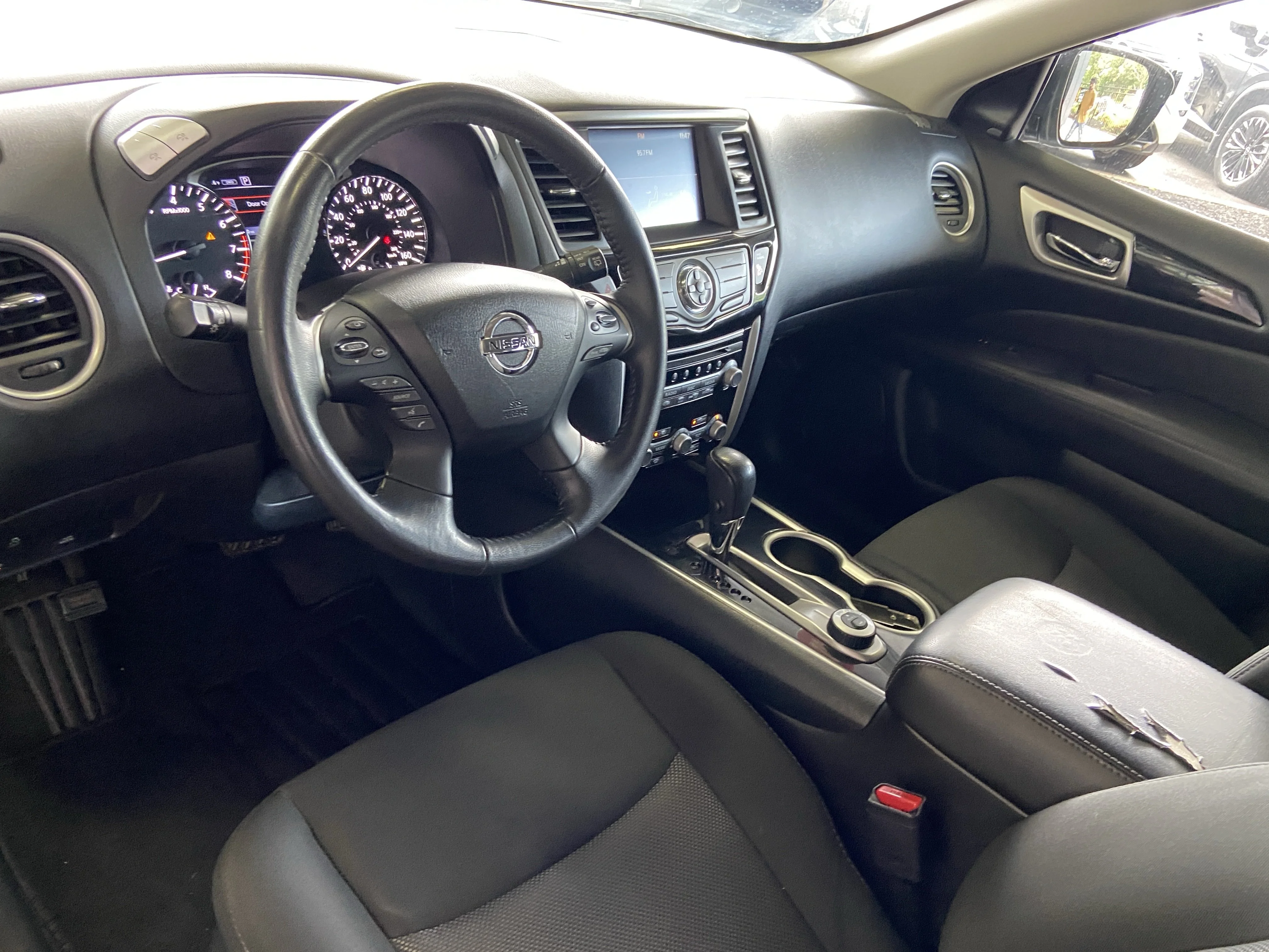2025 Nissan Pathfinder SL - Photo 24