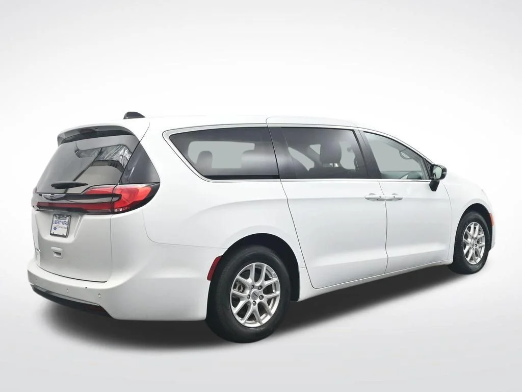 Certified Used 2024 Bright White Clearcoat Chrysler Touring L image 6