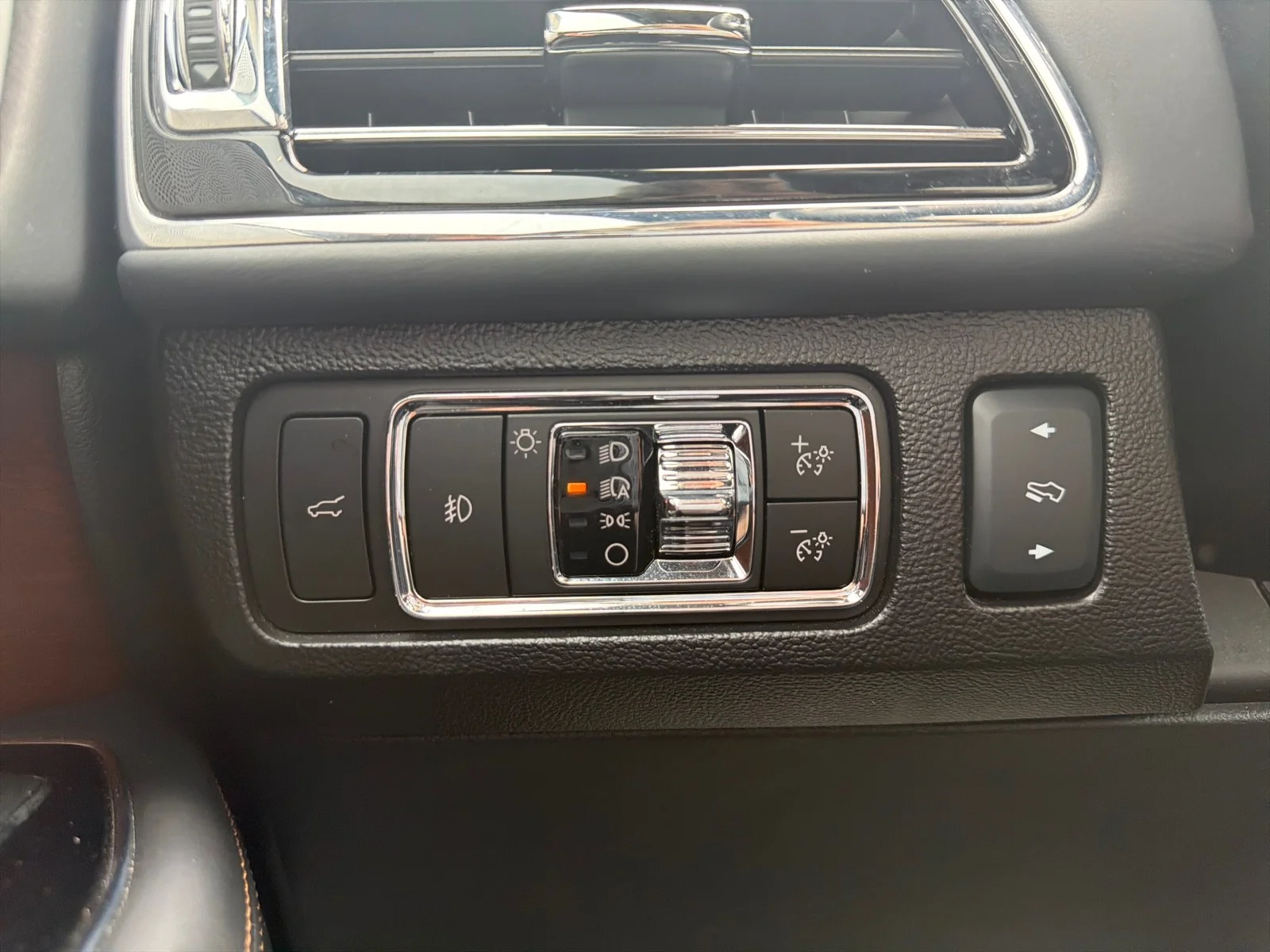 Used 2024 Metallic Lincoln Black Label image 23