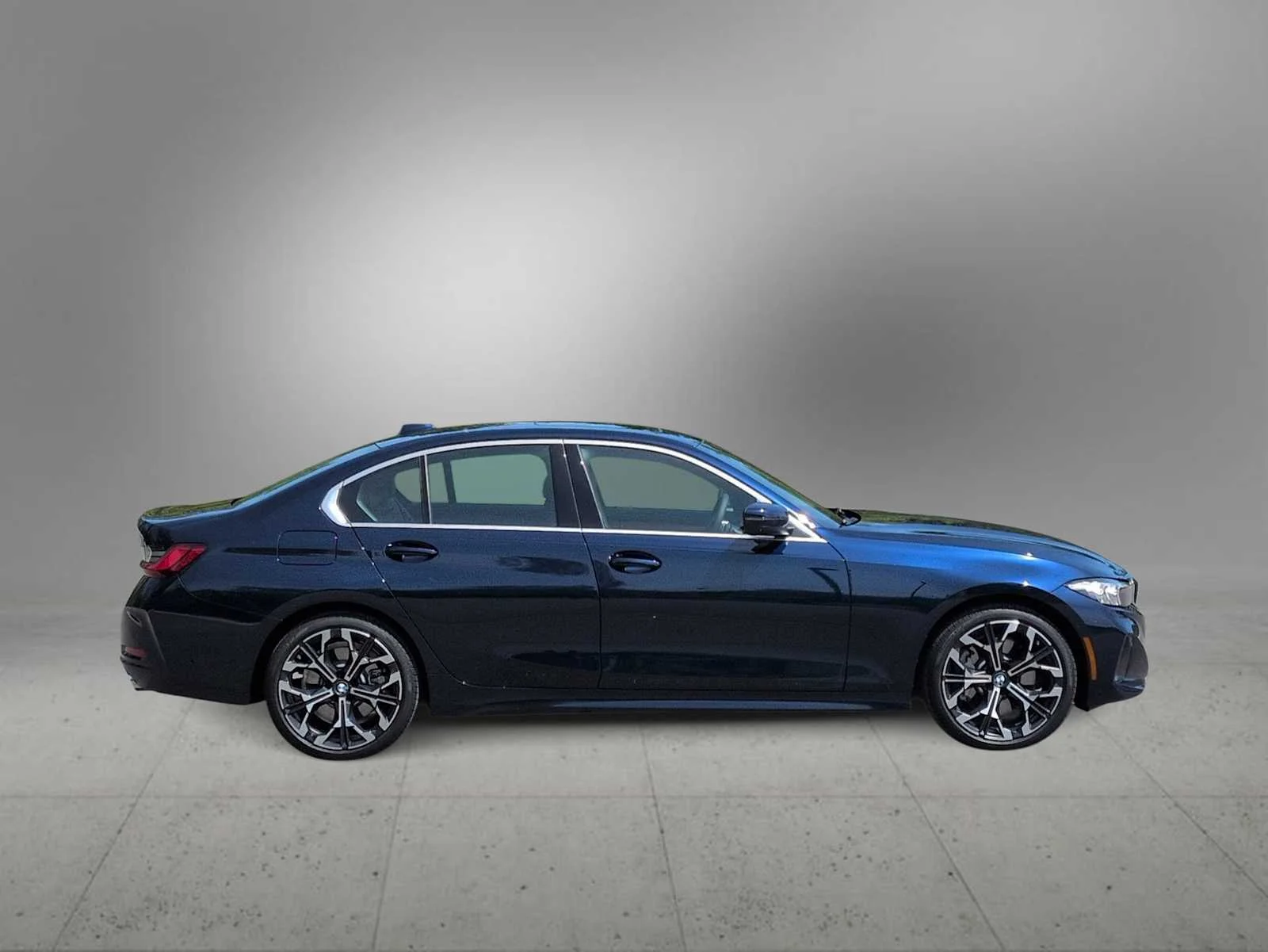 New 2025 Tanzanite Blue II Metallic BMW 330i xDrive image 9