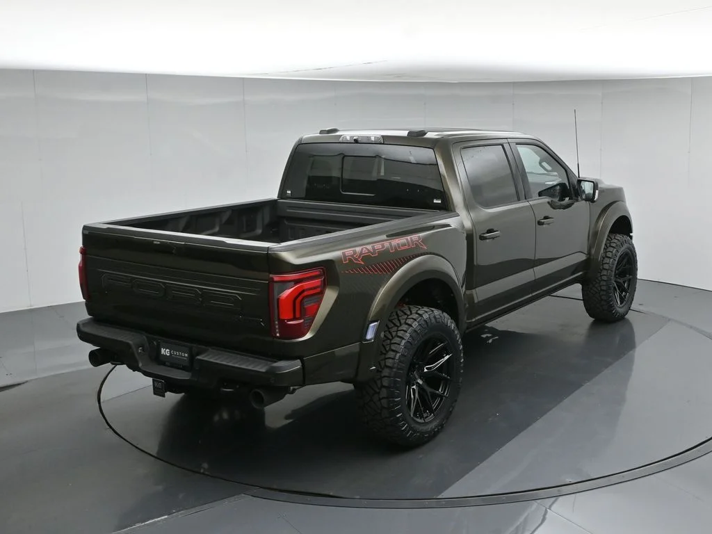 New 2026 Shelter Green Ford Raptor image 38