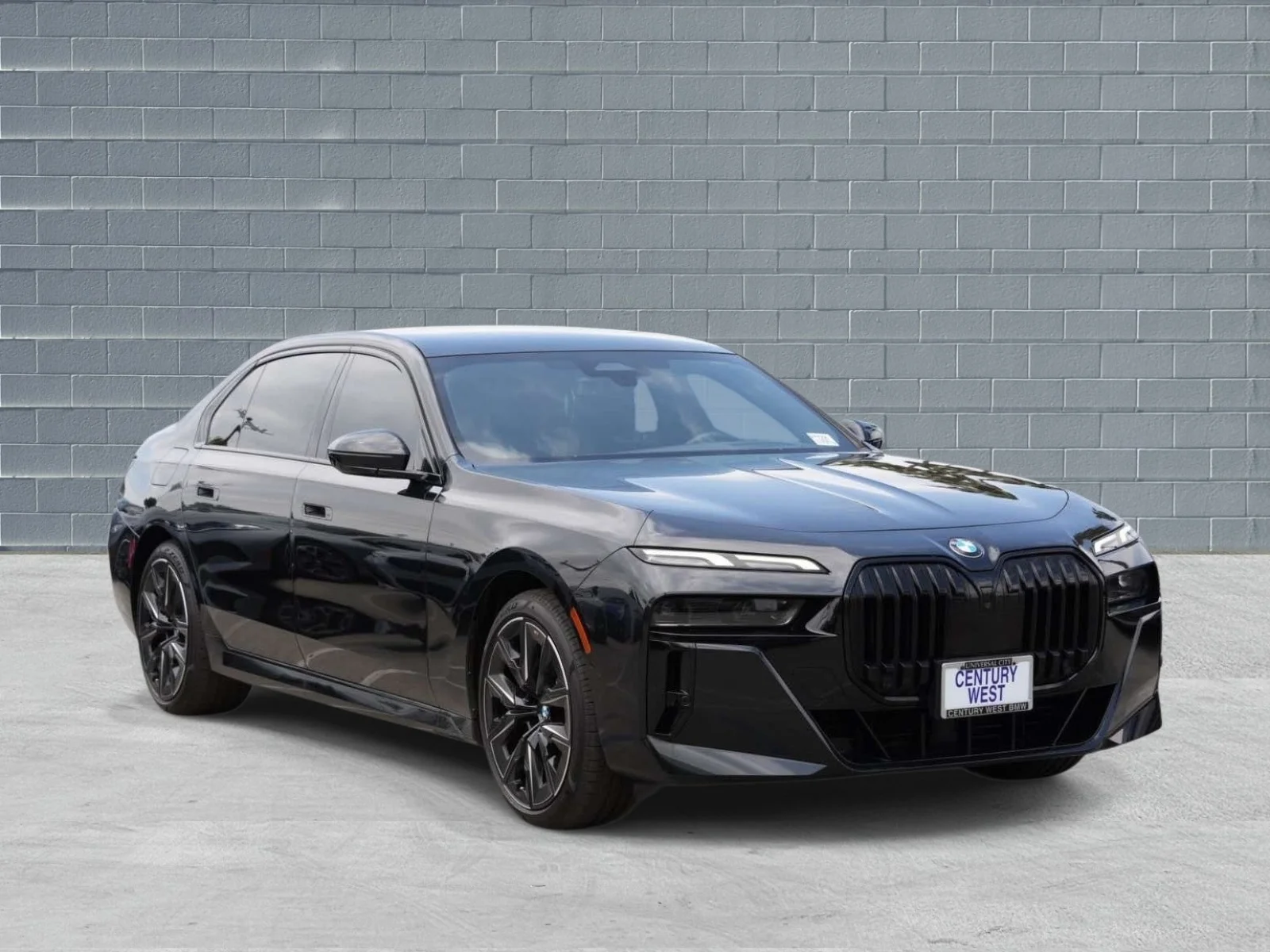 2023 BMW 7 Series 740i's photo