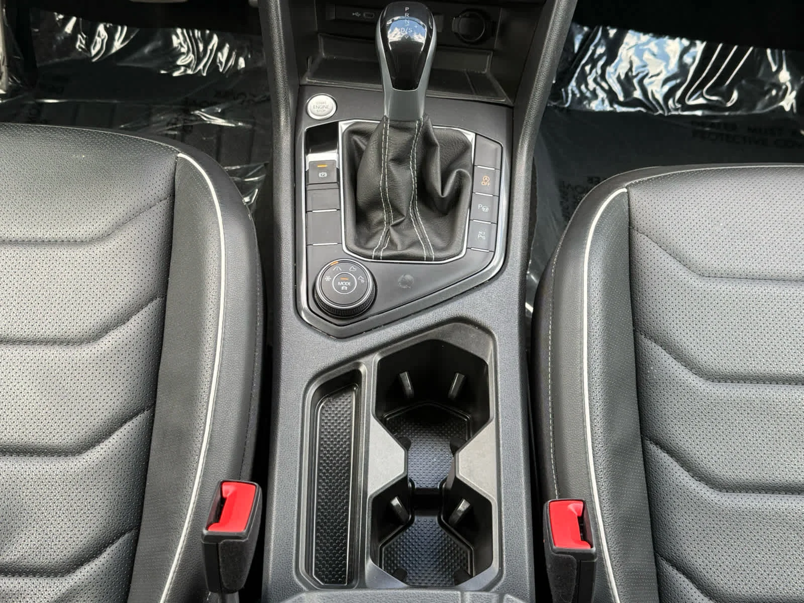 Used 2024 Deep Black Pearl Volkswagen SEL R-Line image 29