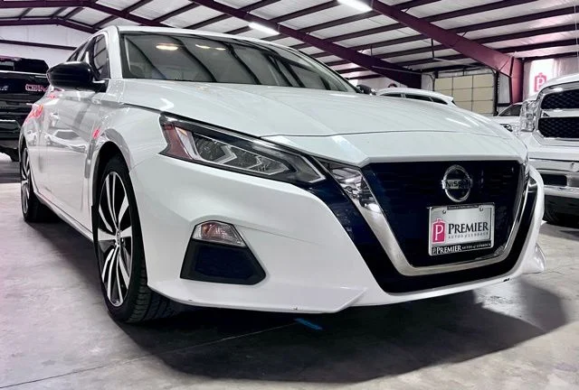 2022 Nissan Altima SR