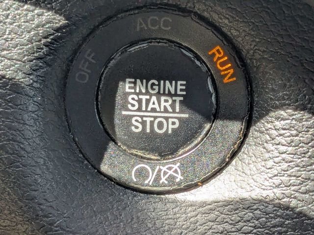 Used 2019 Silver Jeep Latitude Plus image 30