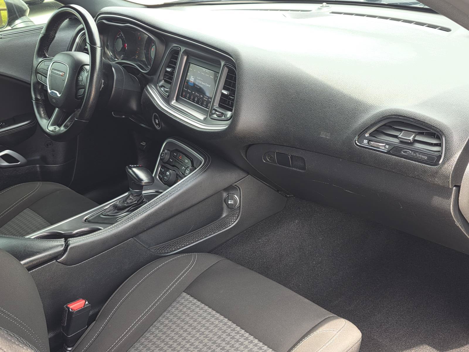 Used 2020 Granite Pearlcoat Dodge SXT image 15