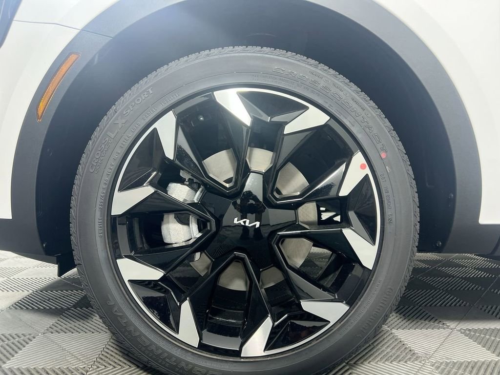 New 2026 Glacial White Pearl Kia EX image 13