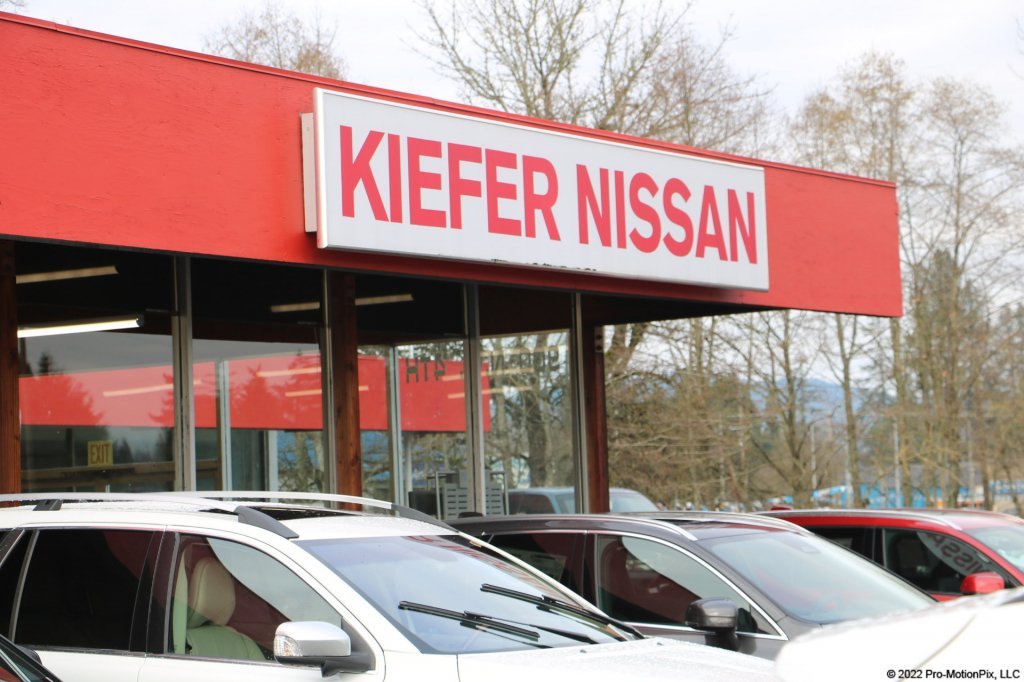 Used 2026 Super Black Nissan SL image 7