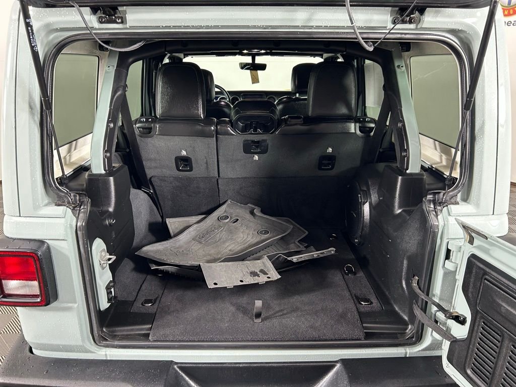 Used 2023 Gray Jeep  image 22