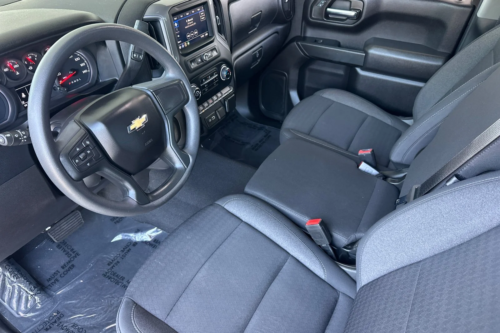 Used 2022 White Chevrolet Custom image 9