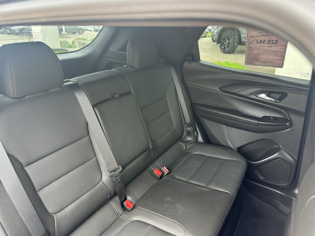 Used 2025  Chevrolet RS image 32