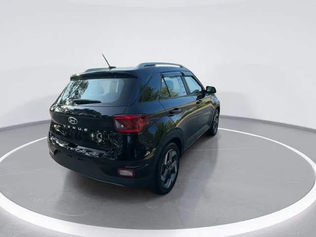 Used 2023 Black Hyundai SEL image 7