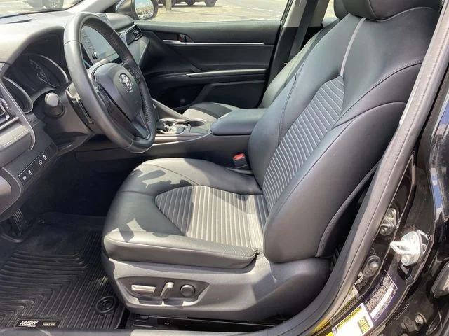 Used 2022 Black Toyota SE image 11