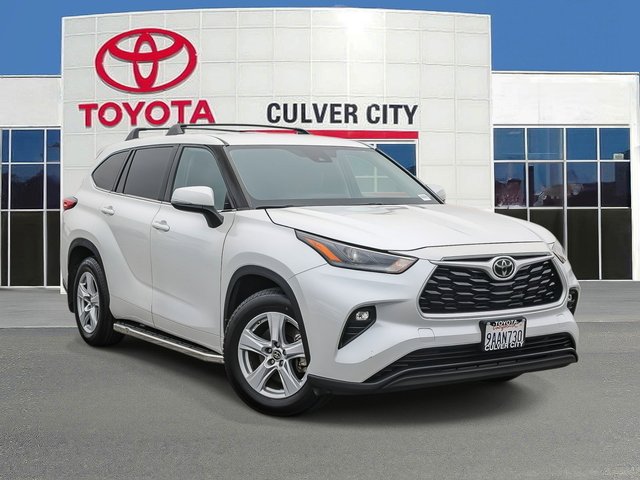 2022 Toyota Highlander LE