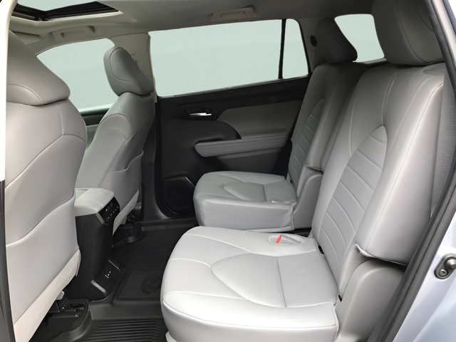 Certified Used 2024  Toyota XLE image 10
