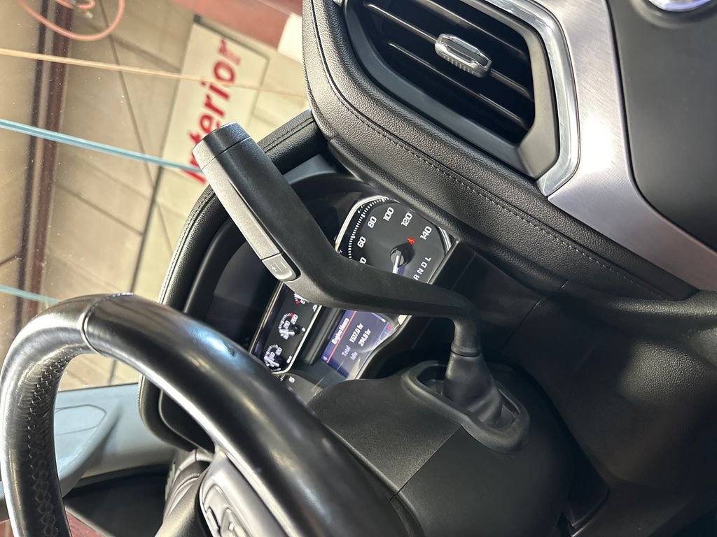 Used 2020 White GMC SLT image 26