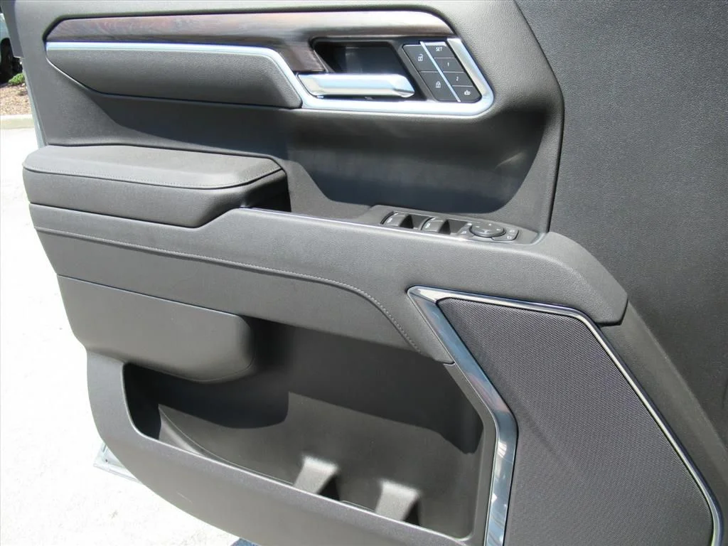 Used 2026 Silver GMC SLT image 18