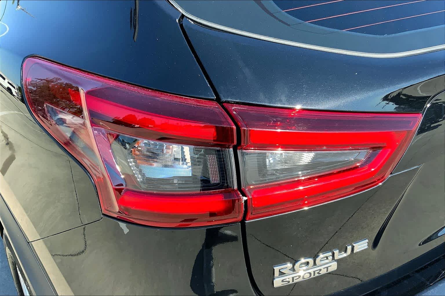 Used 2020 Magnetic Black Pearl Nissan SV image 27