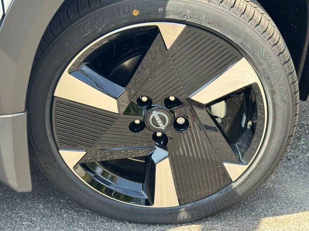 New 2026 White Nissan SR image 7
