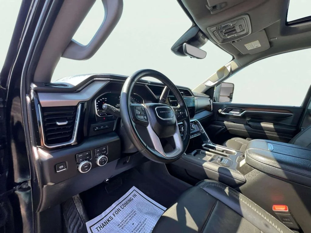 Used 2025 Onyx Black GMC Denali image 7