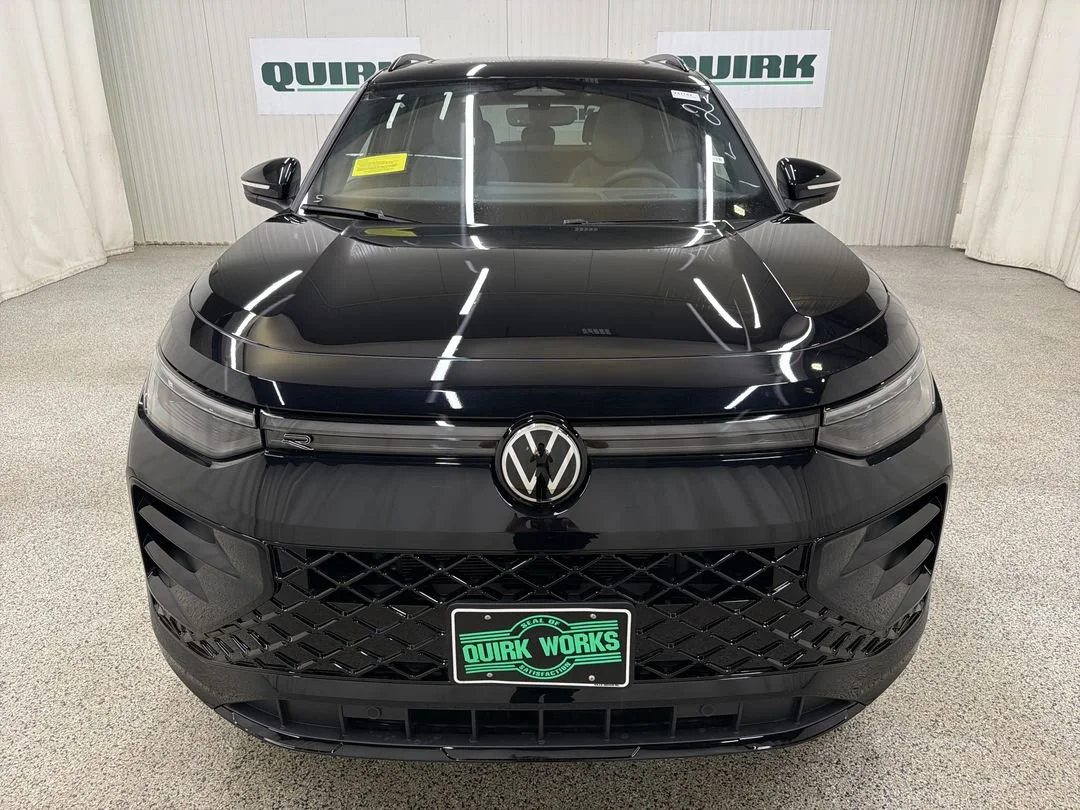 New 2026 Deep Black Pearl Volkswagen SE R-Line Black image 2