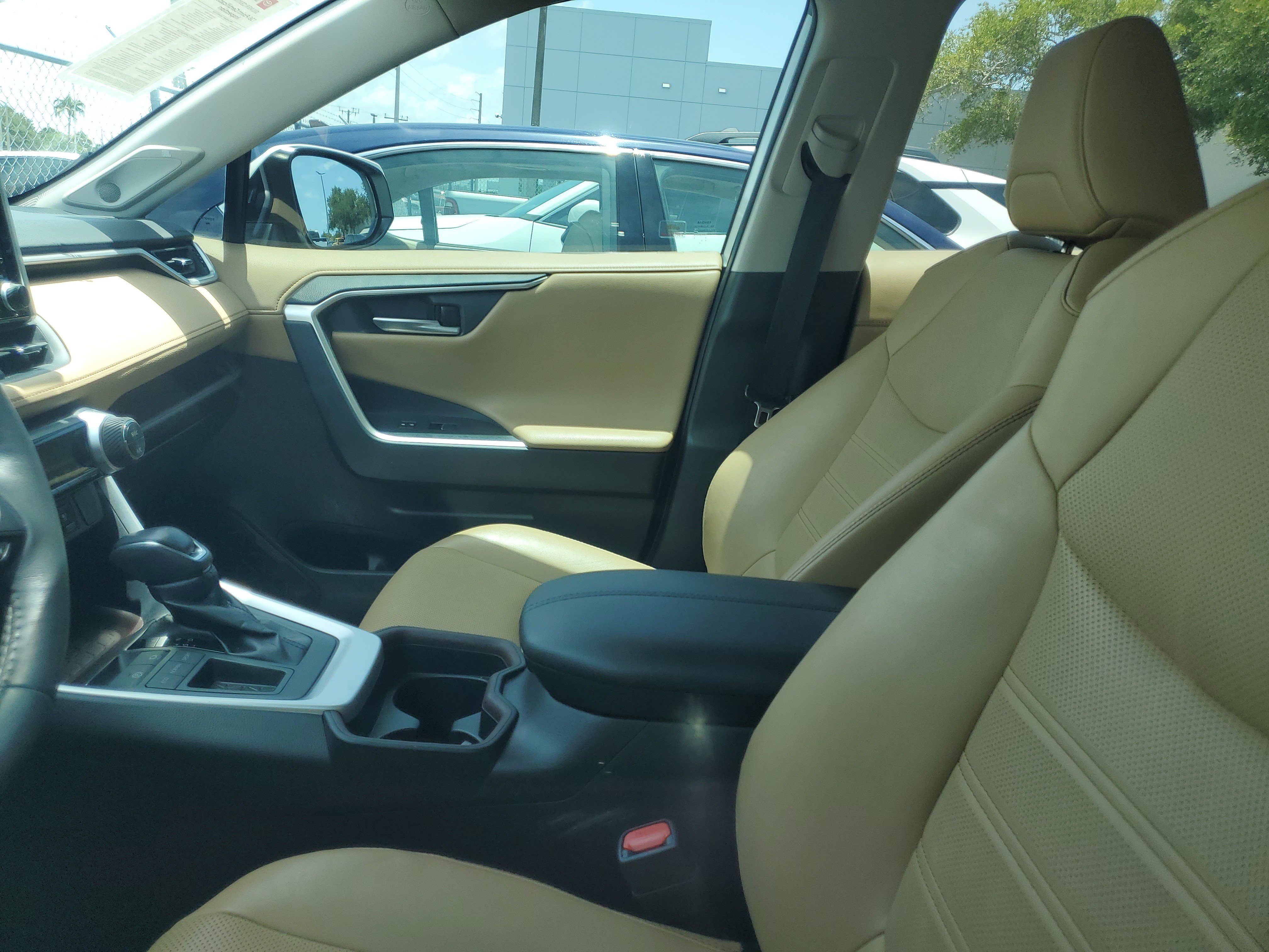 Used 2019 Blizzard Pearl Toyota Limited image 11
