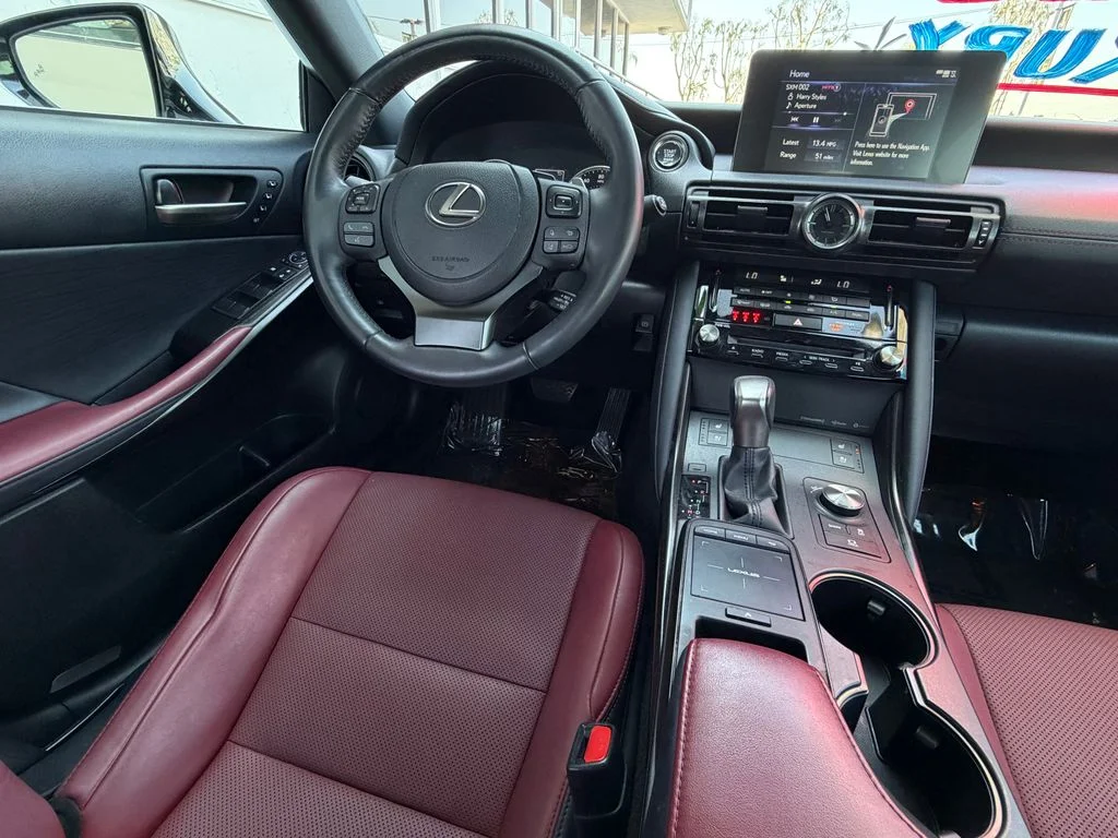 Used 2023 White Lexus 300 image 28