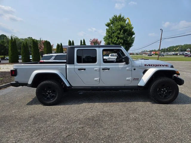 Used 2023 Silver Jeep Mojave image 9