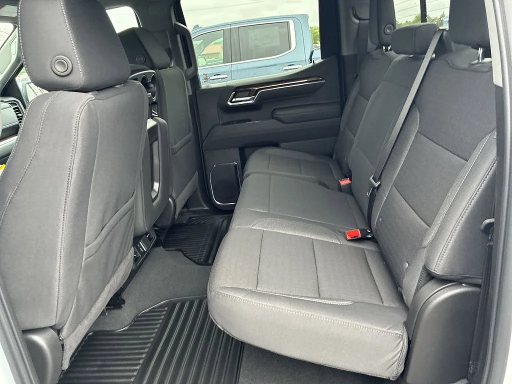 New 2026 Summit White GMC SLE image 18