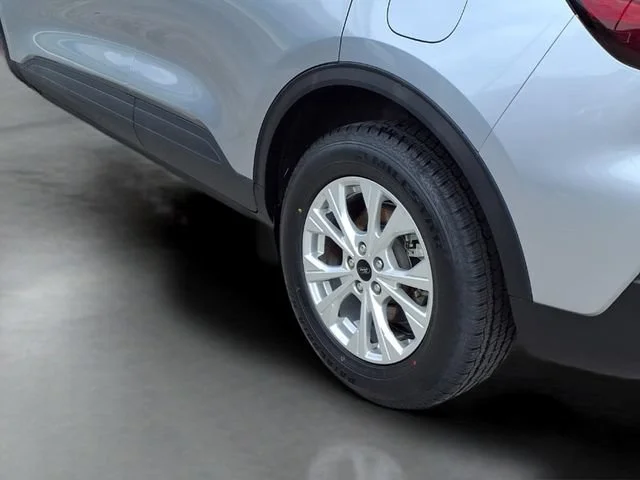 Used 2024  Ford Active image 22
