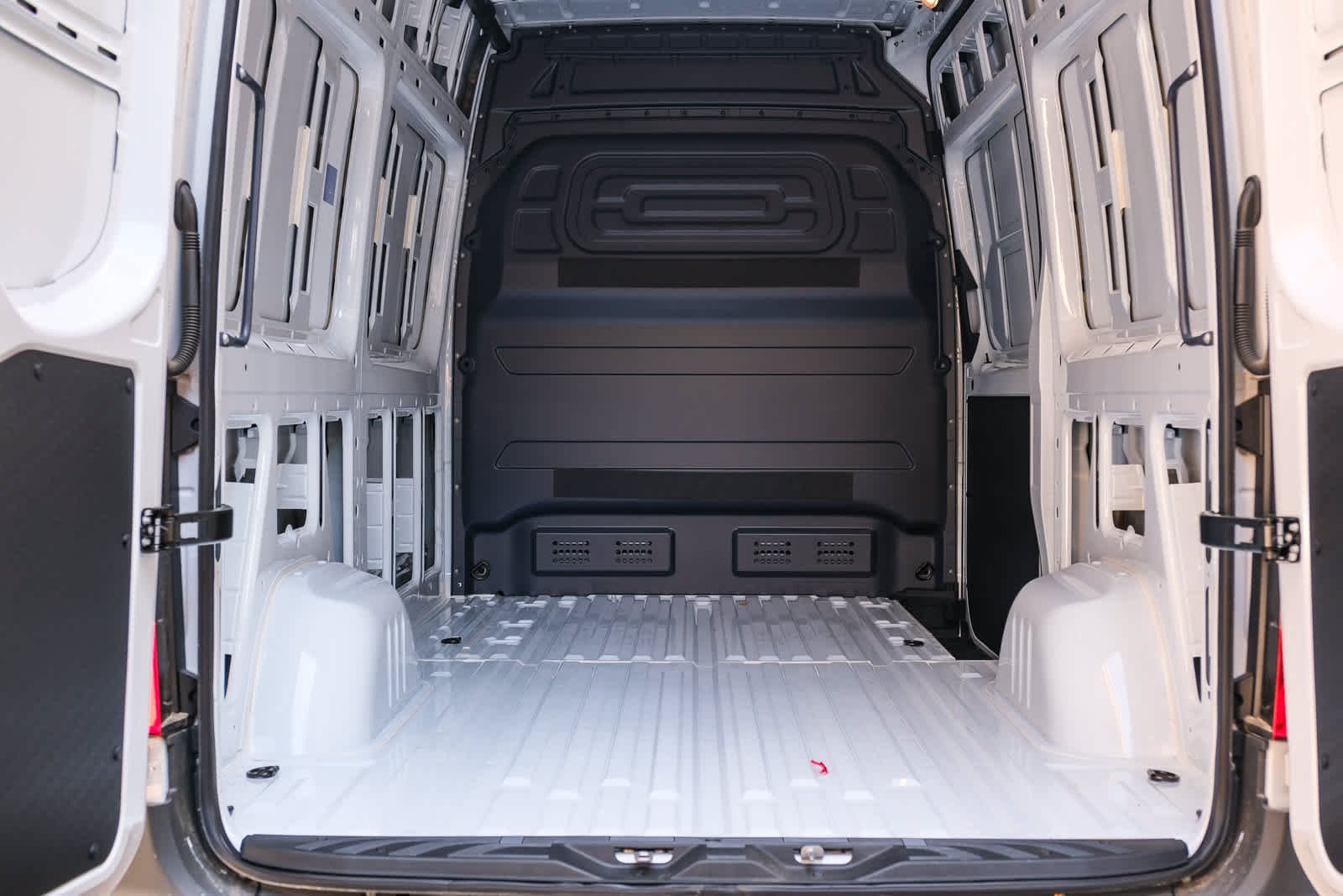 New 2025 Arctic+White Mercedes-Benz Cargo 144 WB  RWD 2.0L 4-Cylinder image 27
