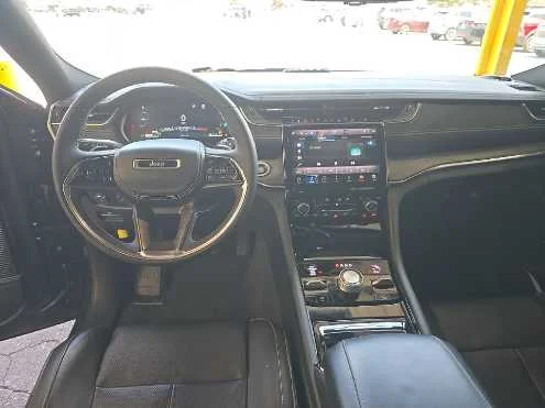 Used 2023 Rocky Mountain Pearlcoat Jeep Overland image 11