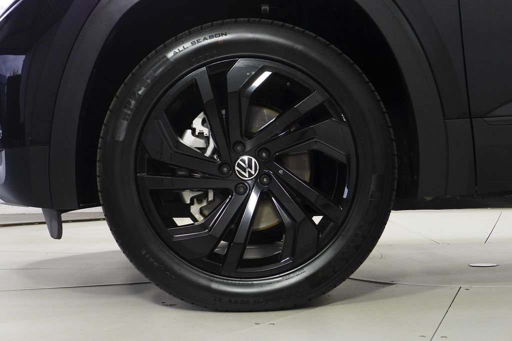 Certified Used 2023 Black Volkswagen 3.6L V6 SE w/Technology image 5