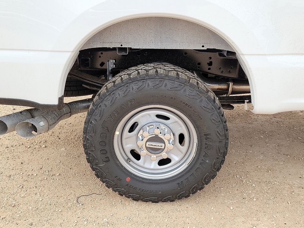 New 2026 Oxford White Ford F-250® XL image 14
