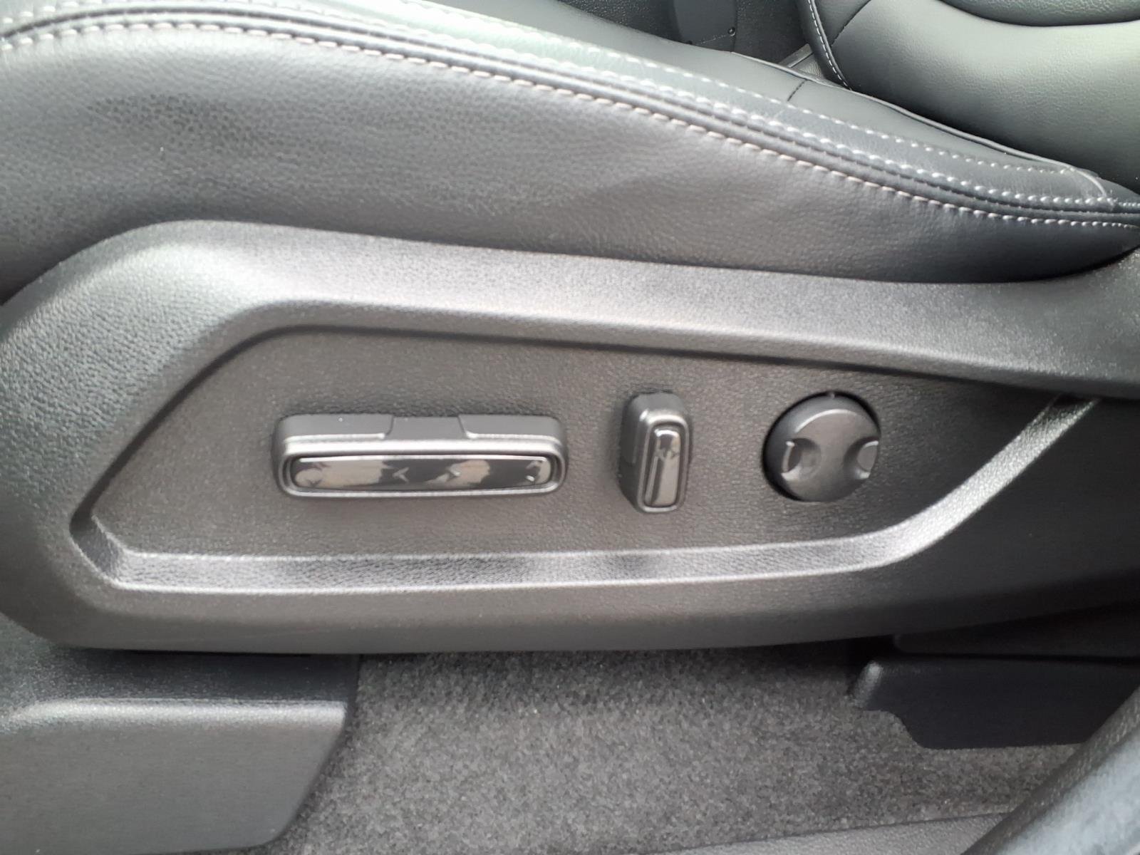 Used 2025  Honda Touring image 17