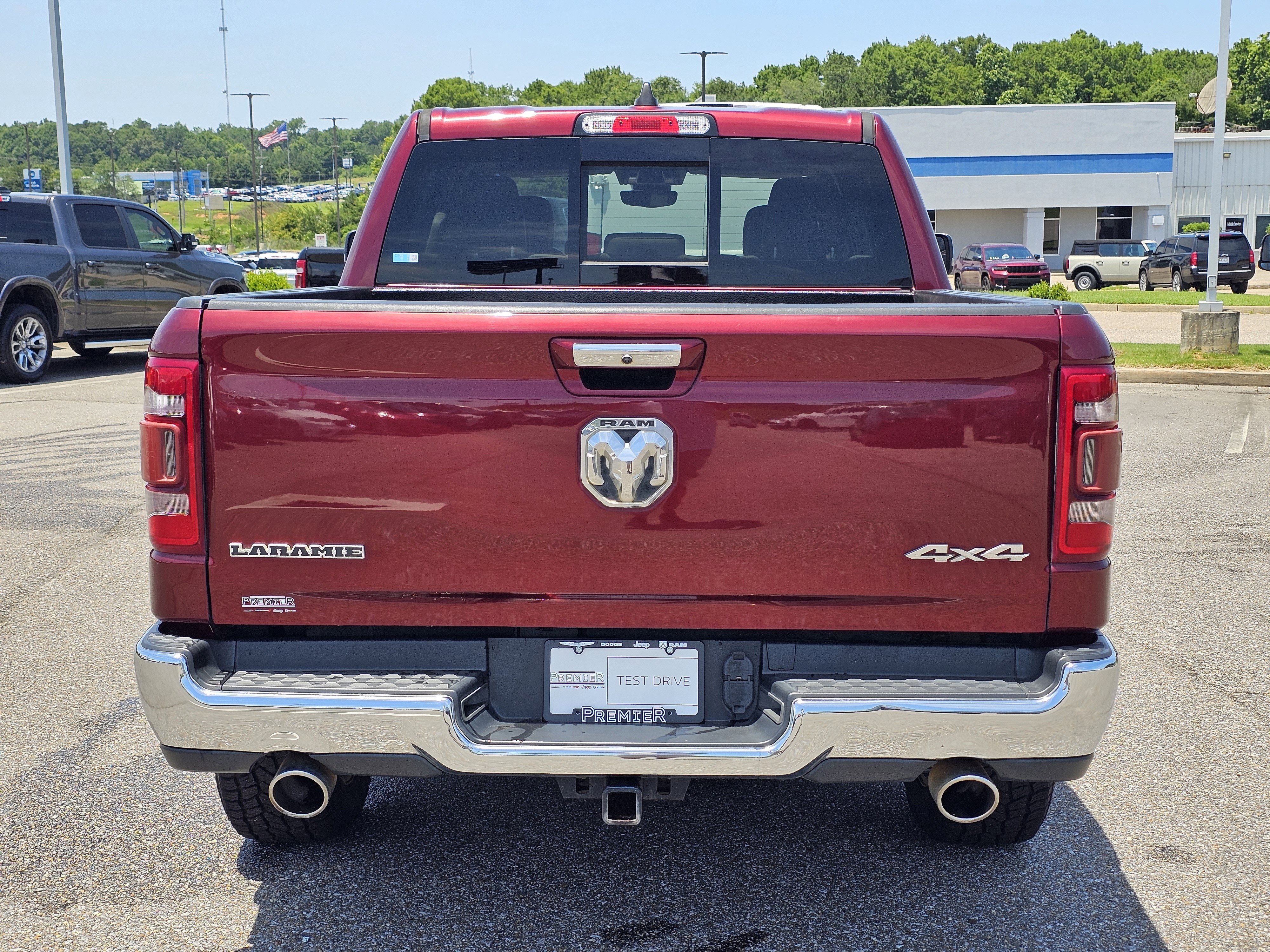 Used 2020 Delmonico Red Pearlcoat Ram Laramie image 12