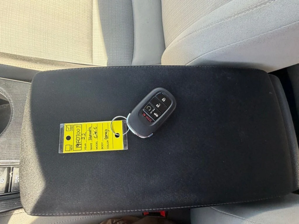 Used 2022  Honda EX image 2