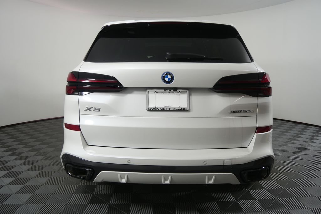 New 2026 Mineral White Metallic BMW xDrive50e image 4