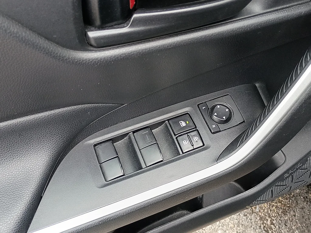Used 2020 Midnight Black Metallic Toyota LE image 17