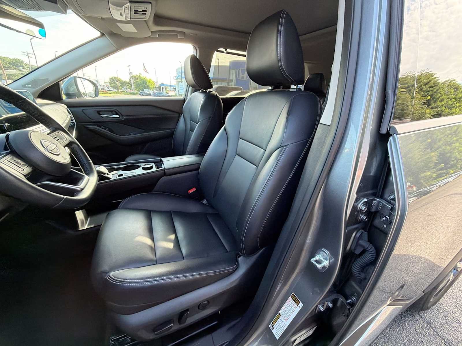Used 2023 Gun Metallic Nissan SL image 21