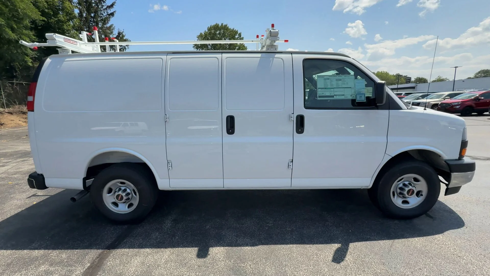 New 2025 Summit White GMC Work Van image 9