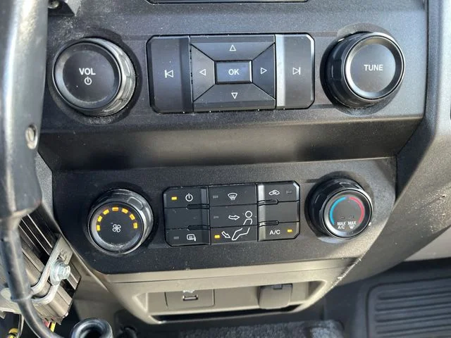 Used 2021 White Ford XL image 18