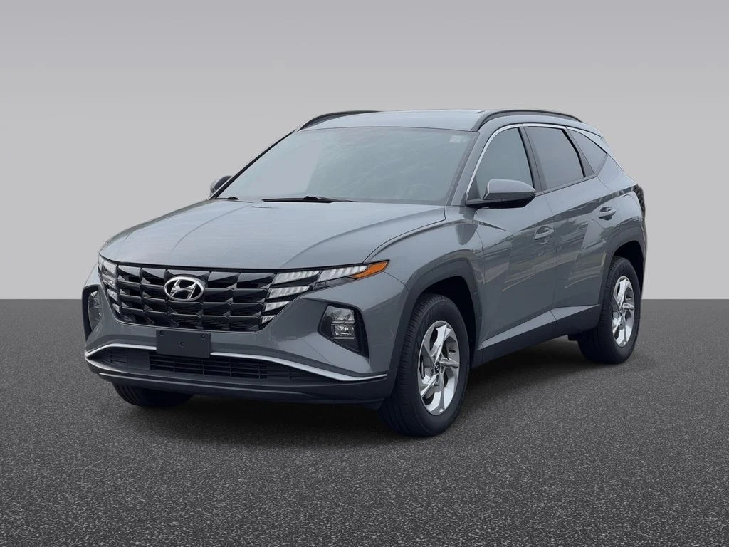 Used 2025 Gray Nissan SV image 2