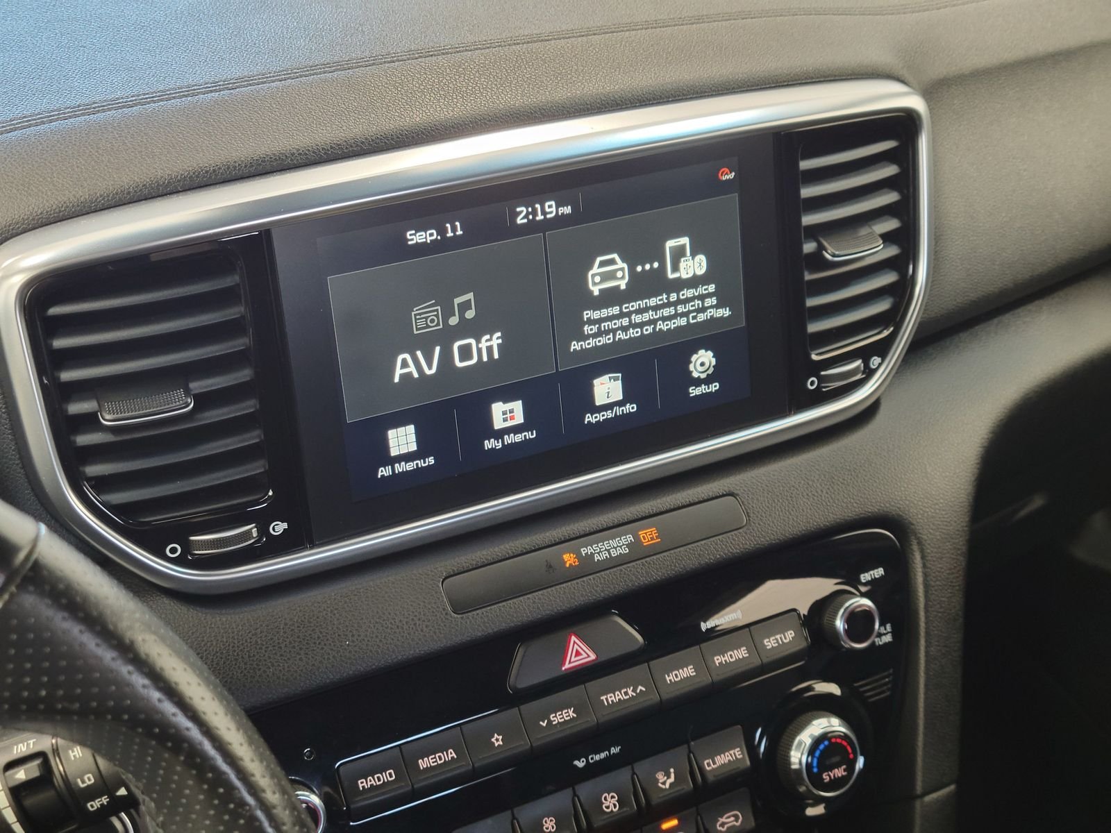 Used 2021 White Kia S image 20