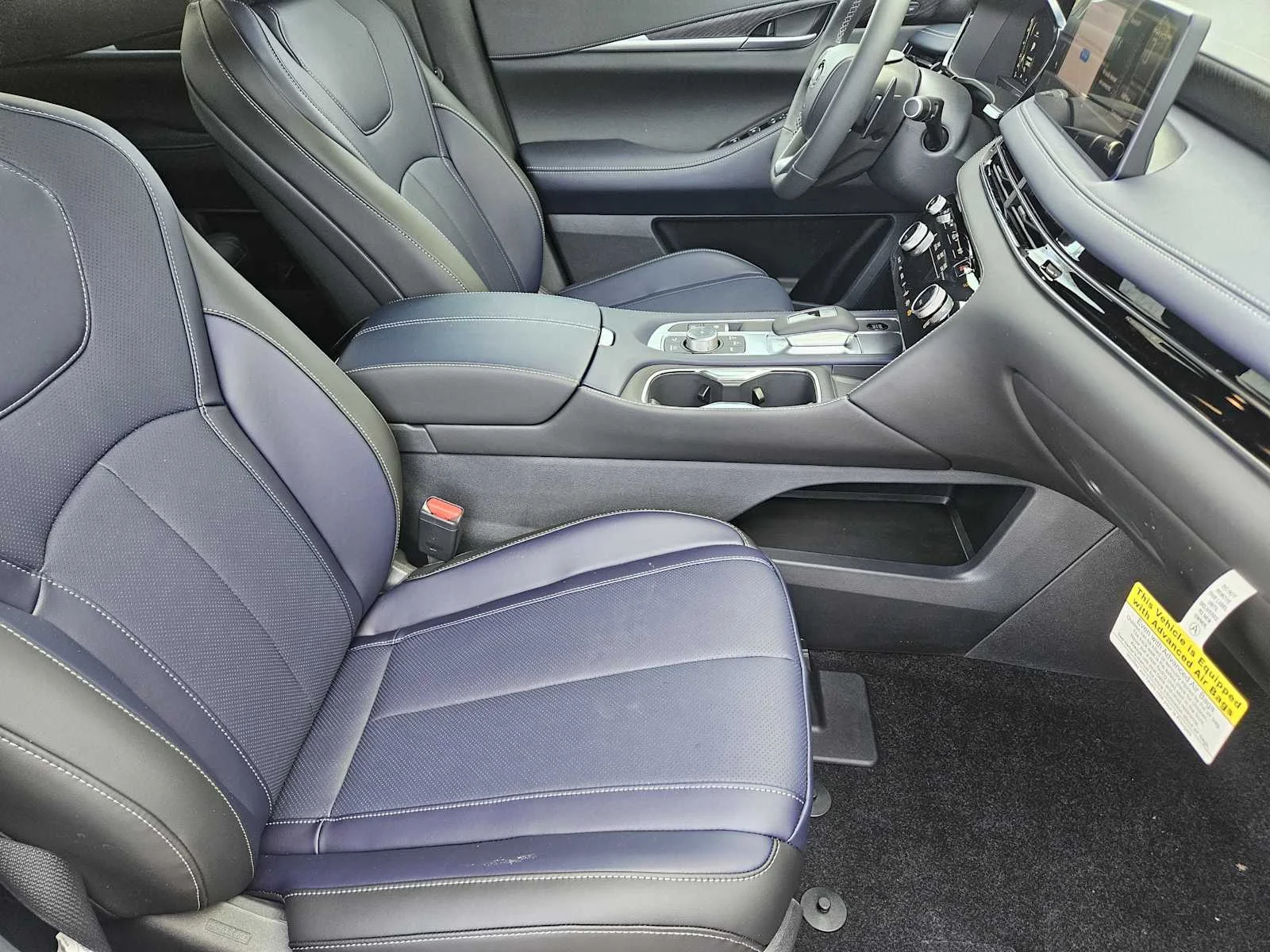 New 2026 RADIANT WHITE INFINITI Sport AWD image 9