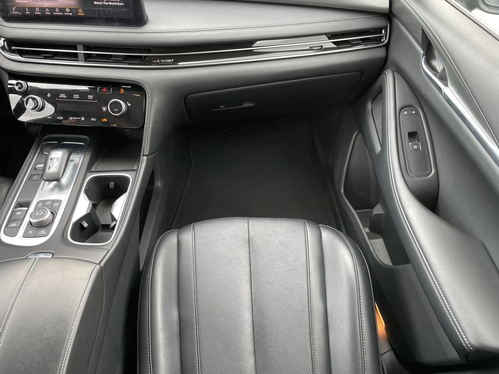 Used 2025 Mineral Black INFINITI LUXE image 12