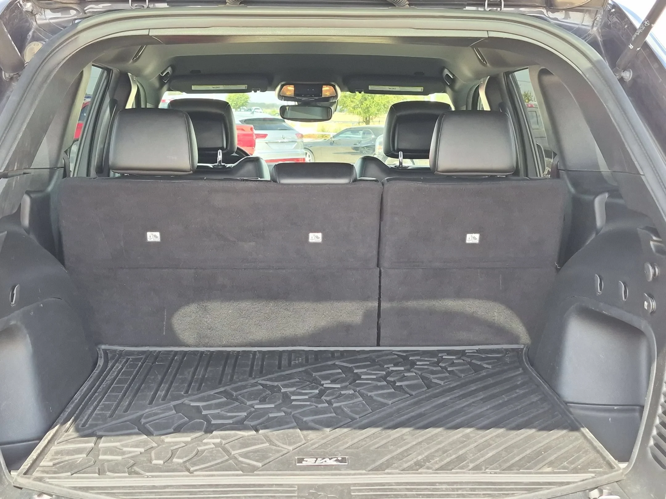 Used 2021 Gray Jeep Laredo X image 25