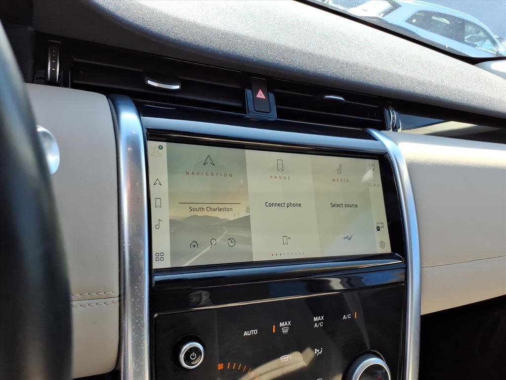 Used 2021 Portofino Blue Metallic Land Rover SE image 18