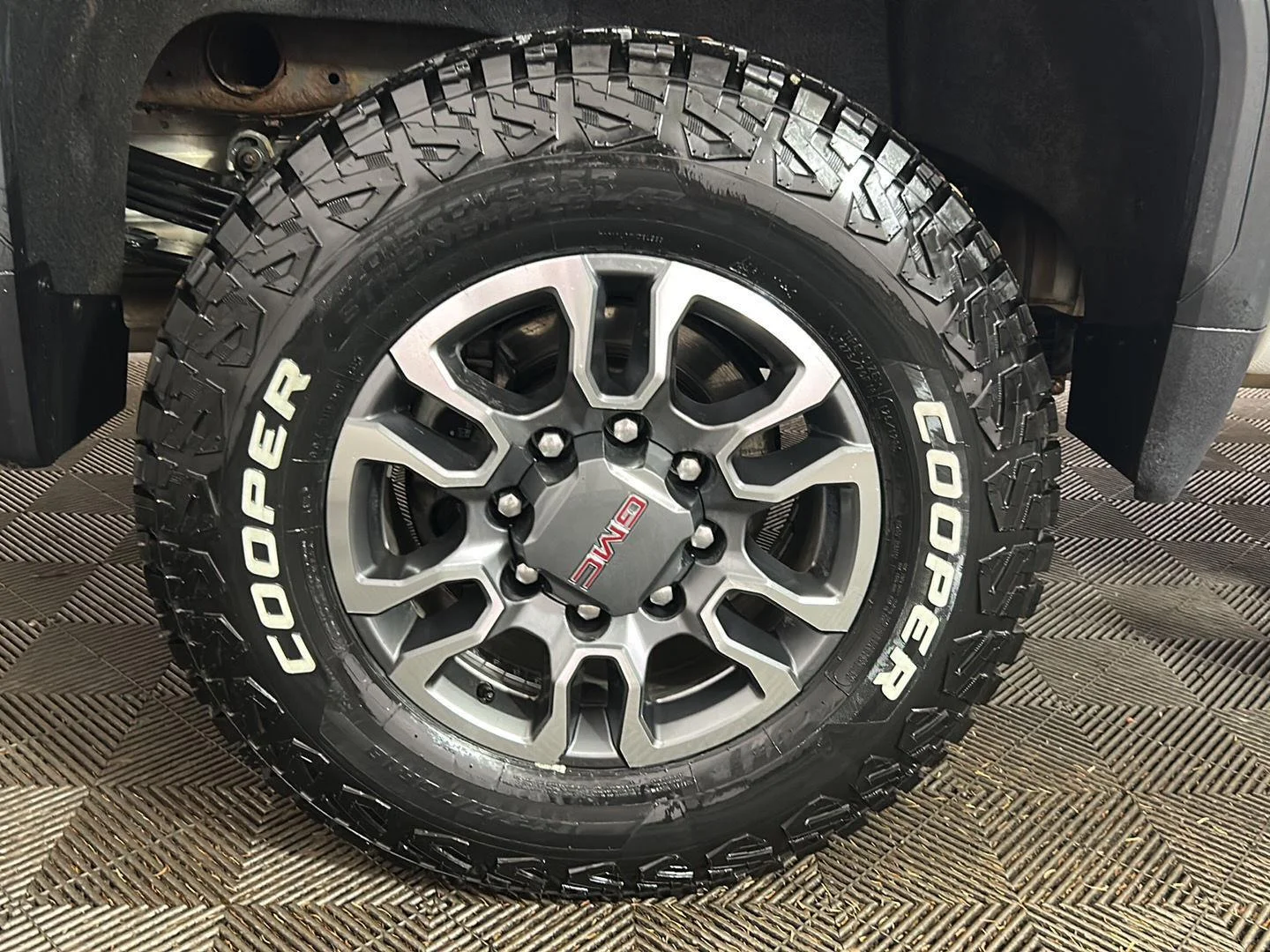 Used 2021 Summit White GMC AT4 image 3